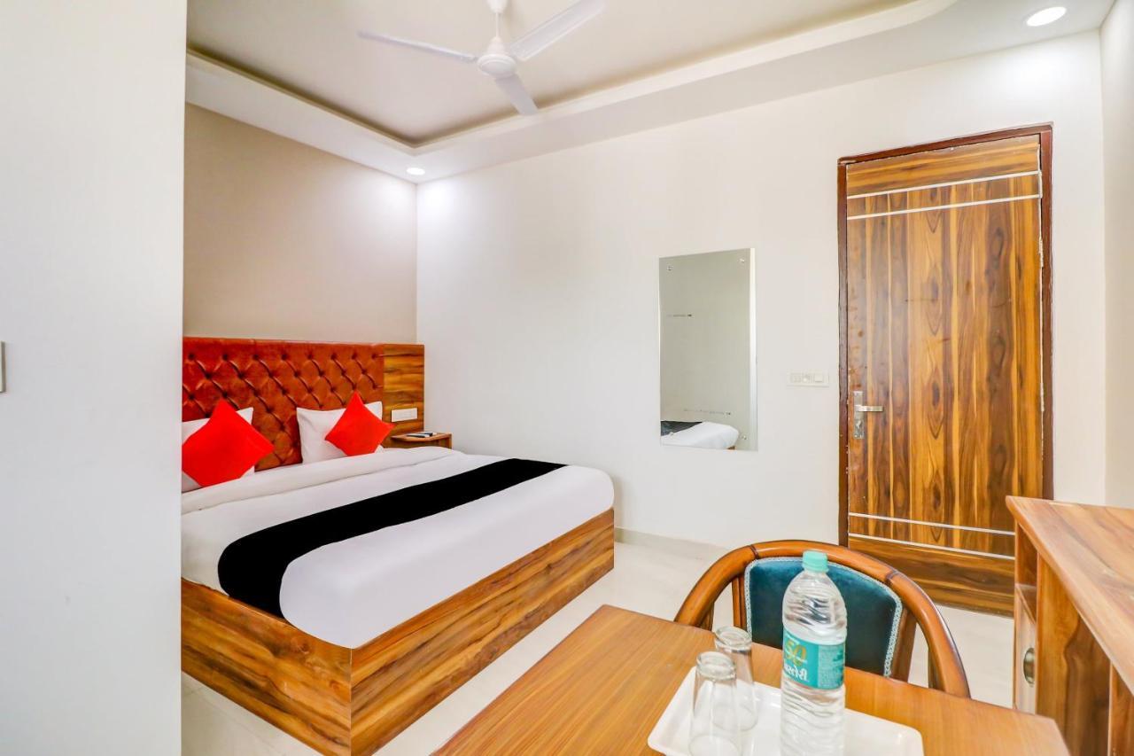 Oyo Flagship 80318 Hotel Sai Plaza Near Indira Gandhi International Airport Neu-Delhi Exterior foto