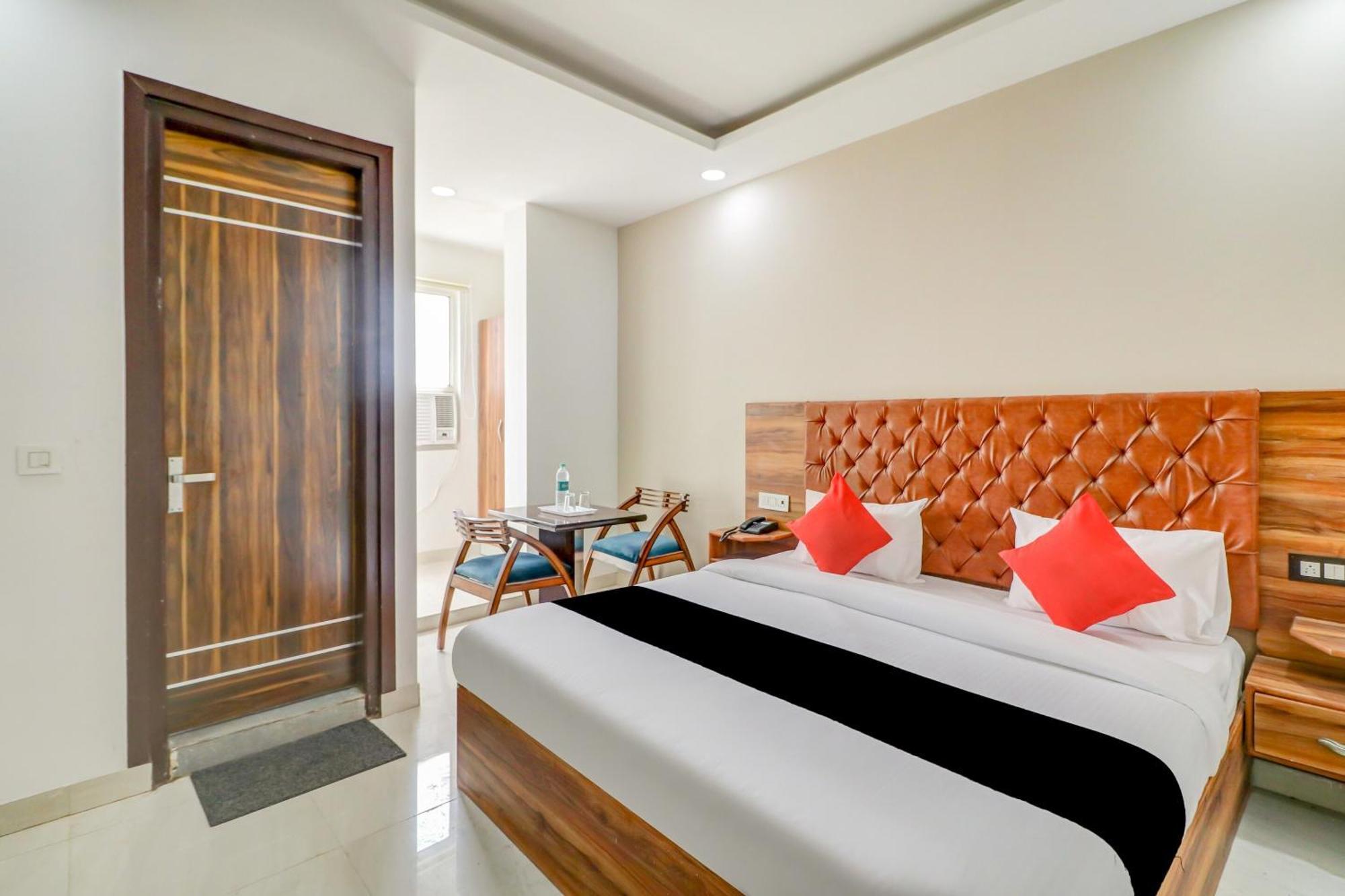 Oyo Flagship 80318 Hotel Sai Plaza Near Indira Gandhi International Airport Neu-Delhi Exterior foto