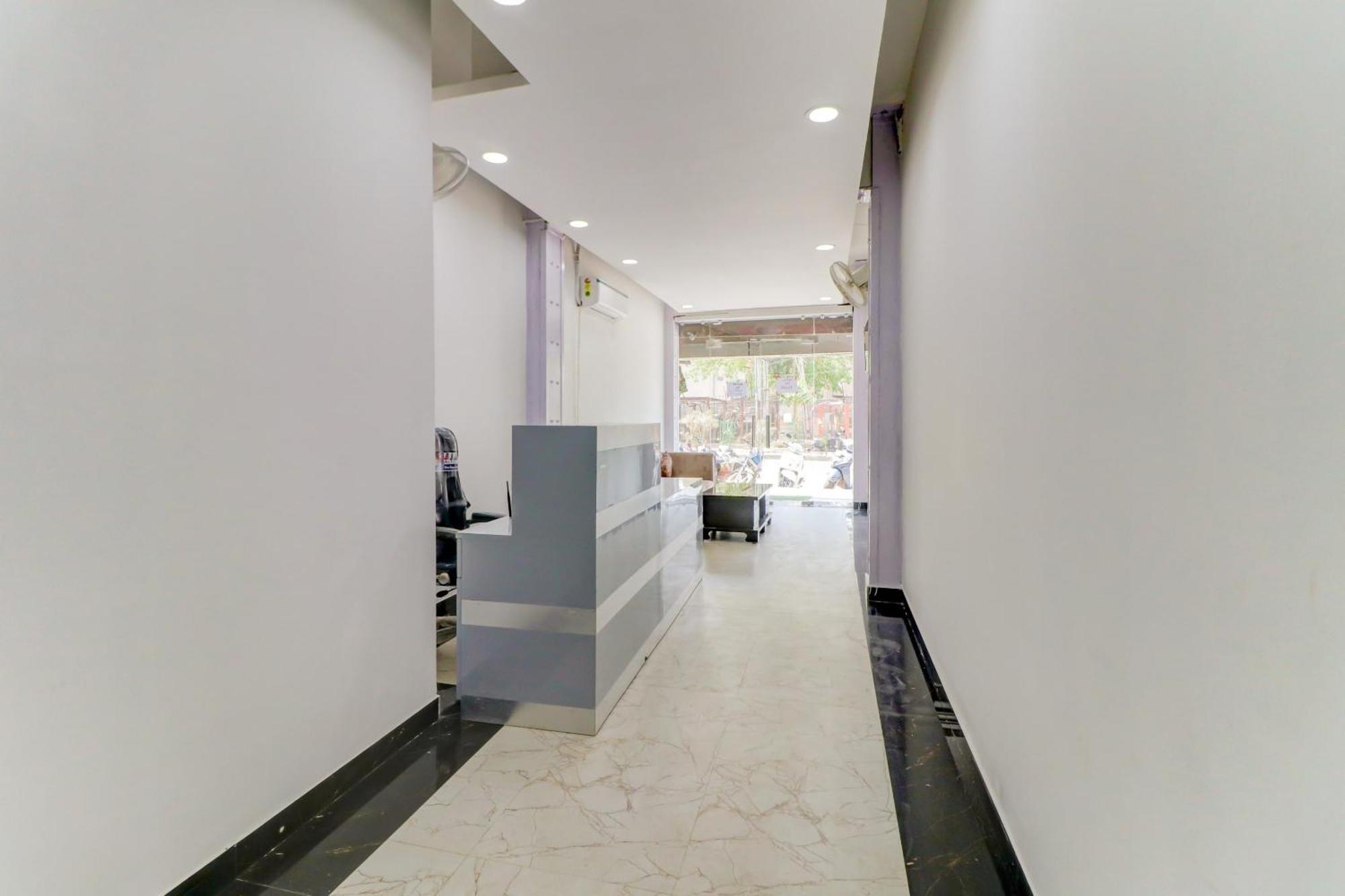 Oyo Flagship 80318 Hotel Sai Plaza Near Indira Gandhi International Airport Neu-Delhi Exterior foto