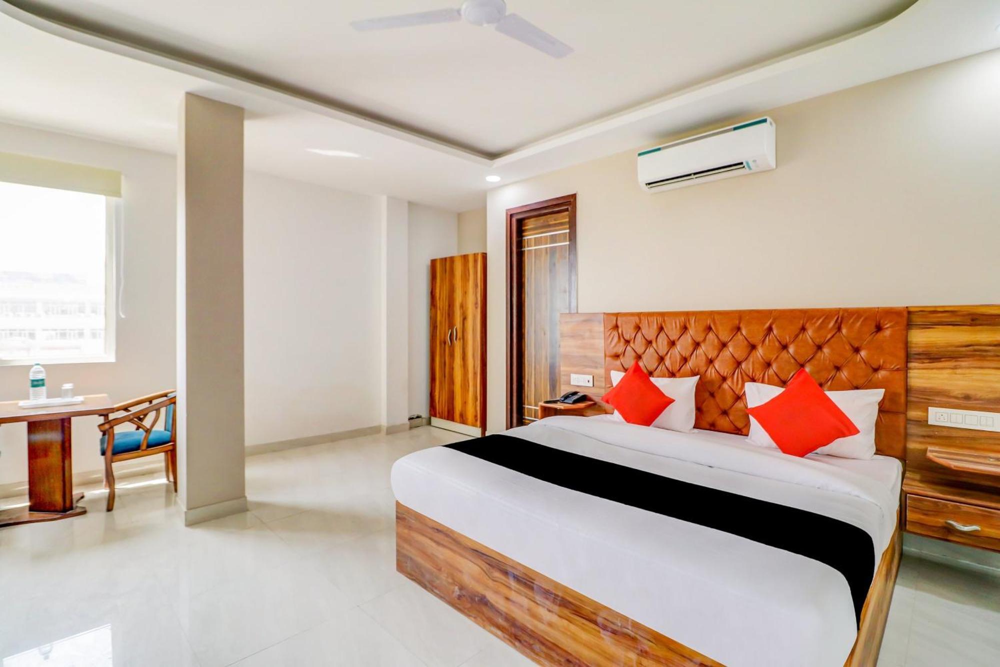 Oyo Flagship 80318 Hotel Sai Plaza Near Indira Gandhi International Airport Neu-Delhi Exterior foto